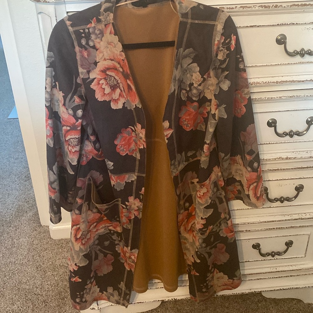 Designer Soft New Jacket Size Medium Bought At An… - image 1